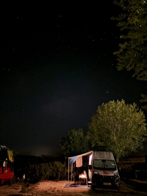 Das war die letzte Reise, auf der unser Elmobil war:

🌟 Sterne beobachten in Saturnia, Toskana
🛌 schlafen bei offener Tür
 😎 einfach chillen im Camper 
🥘 bei Sonnenuntergang essen
🌊 Meer auf Insel Elba 
🧼 Wäscheparadies
🍷 Rotwein mit Blick auf die Toskana in San Gimignano

Du hast noch nicht genug von Sonne, warmen Temperaturen und dem Freiheitsgefühl? Bis November gibt es exklusiven Rabatt! 

Einfach eine Buchungsanfrage an 
💌 office@elmobil.at
Und los geht’s! Worauf wartest du? ☀️

#sommer #camping #sommeristnochnichtvorbei #campinglifestyle #toskana #italien #urlaubimherbst #elmobil #oberöstereich #urlaub #camperlife